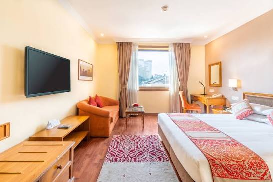 Golden Miracle Hotel